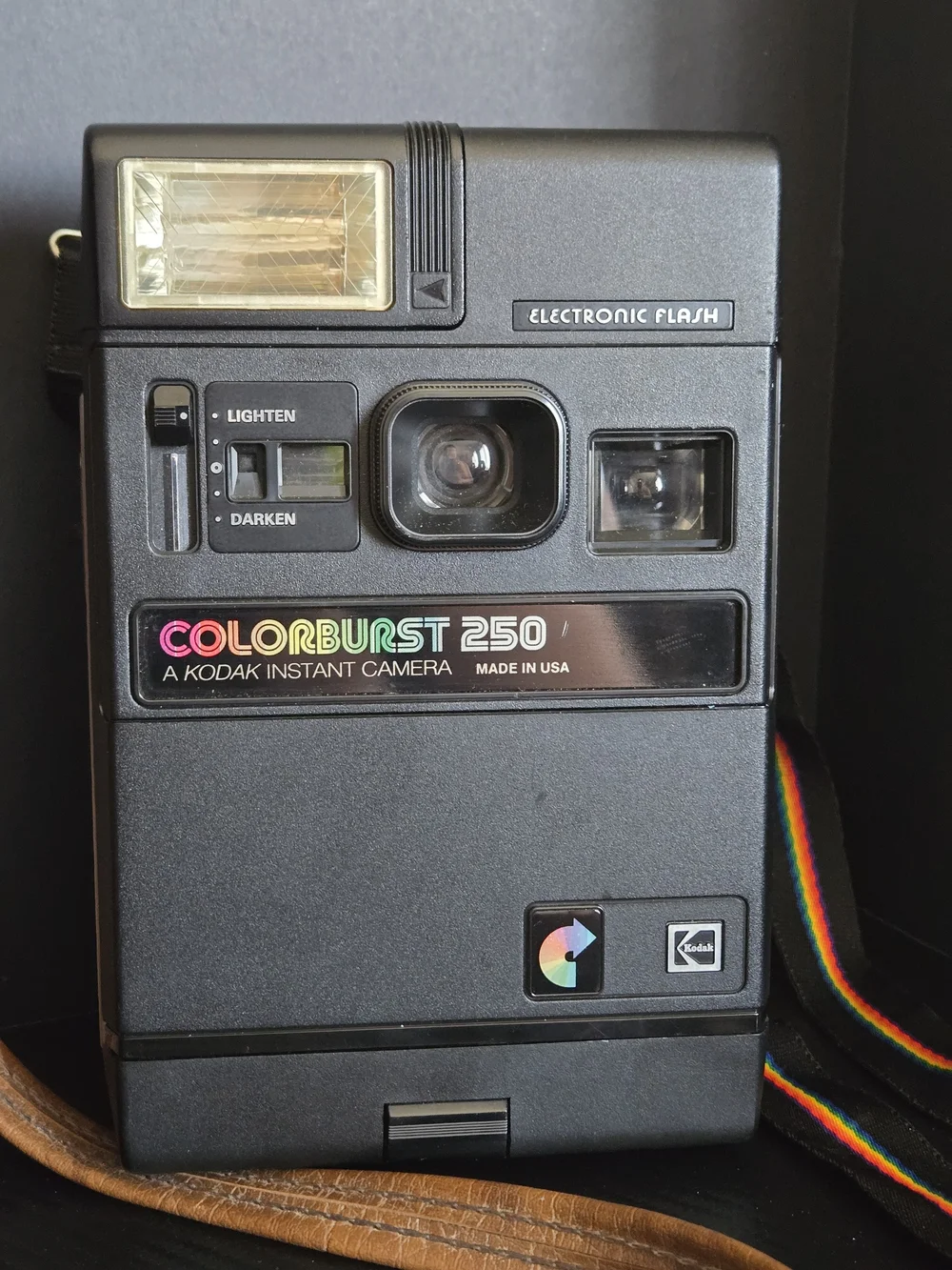 Vintage Kodak Colorburst 250 Instant Camera Polaroid w/Strap & Case UNTESTED